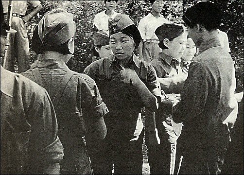 조선의용대에 새로 편입된 여군(1939년)